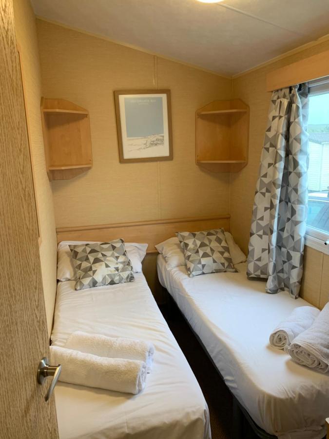 Отель Newquay Bay Porth Caravan Экстерьер фото