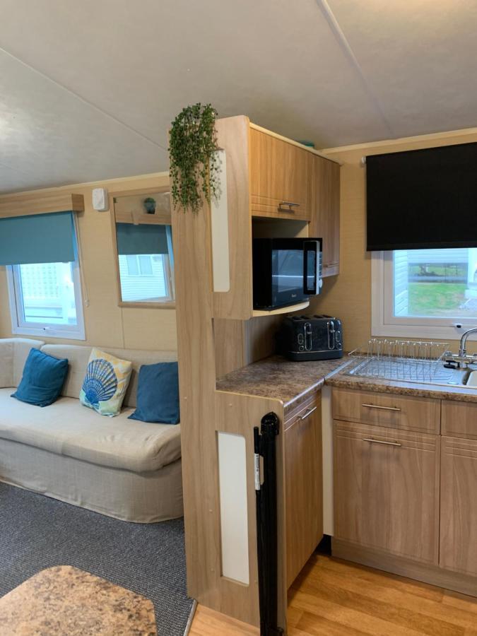 Отель Newquay Bay Porth Caravan Экстерьер фото