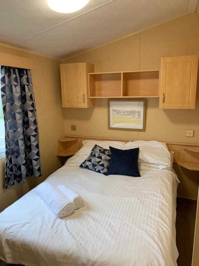 Отель Newquay Bay Porth Caravan Экстерьер фото