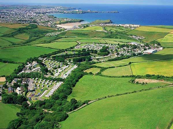 Отель Newquay Bay Porth Caravan Экстерьер фото