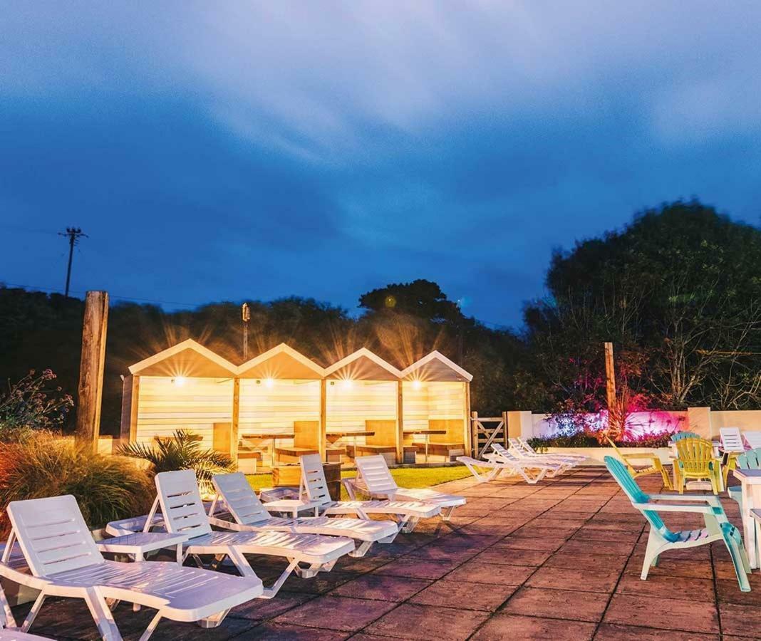 Отель Newquay Bay Porth Caravan Экстерьер фото